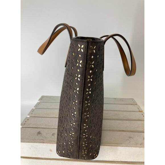 MICHAEL KORS MEDIUM SIGNATURE EYELT SAFFINAO LEATHER HANDBAG - Picture 5 of 16